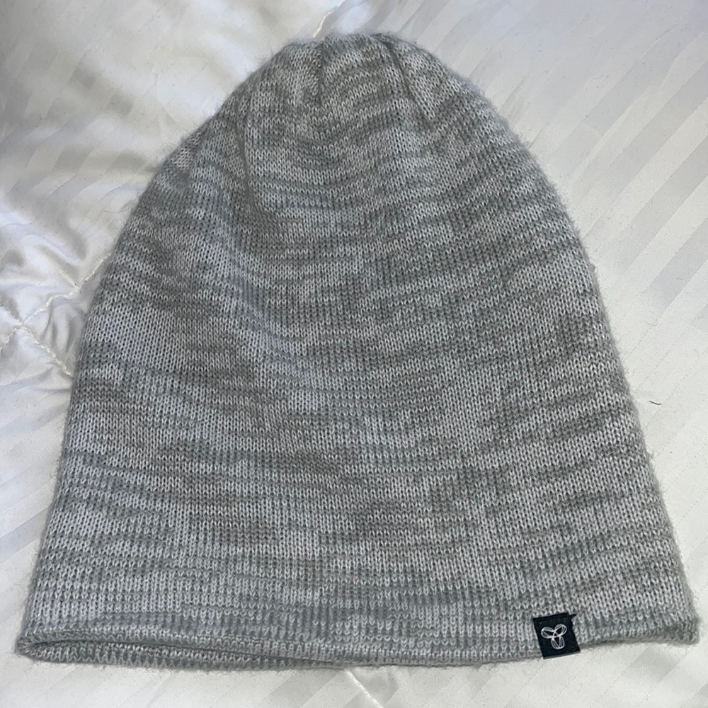 Aritzia beanie